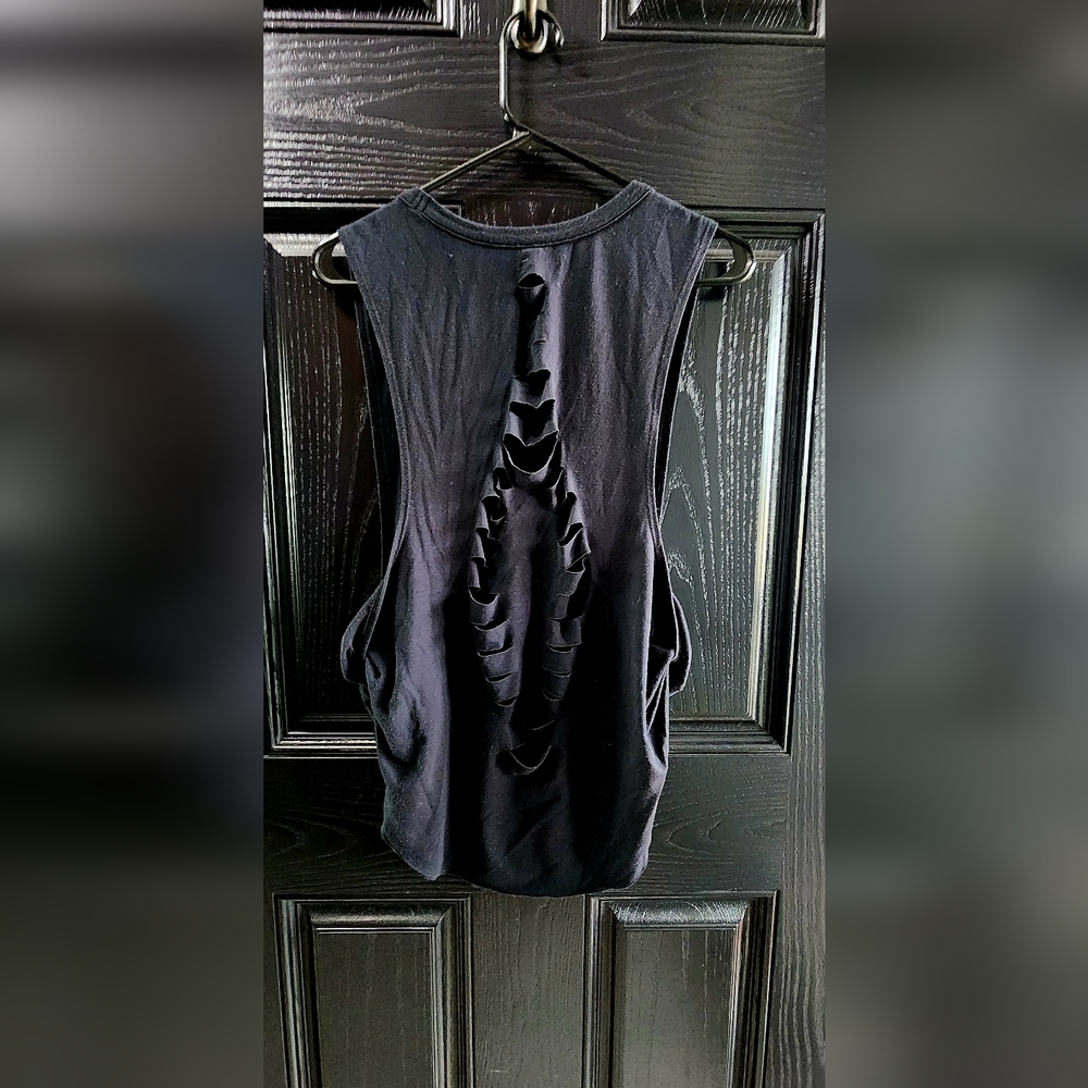 Glyder laser-cut muscle tank/ medium